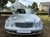Mercedes-Benz E 220 CDI CLASSIC Classic automatik 215tkm ahk - Mercedes-Benz E 220 aus 2002