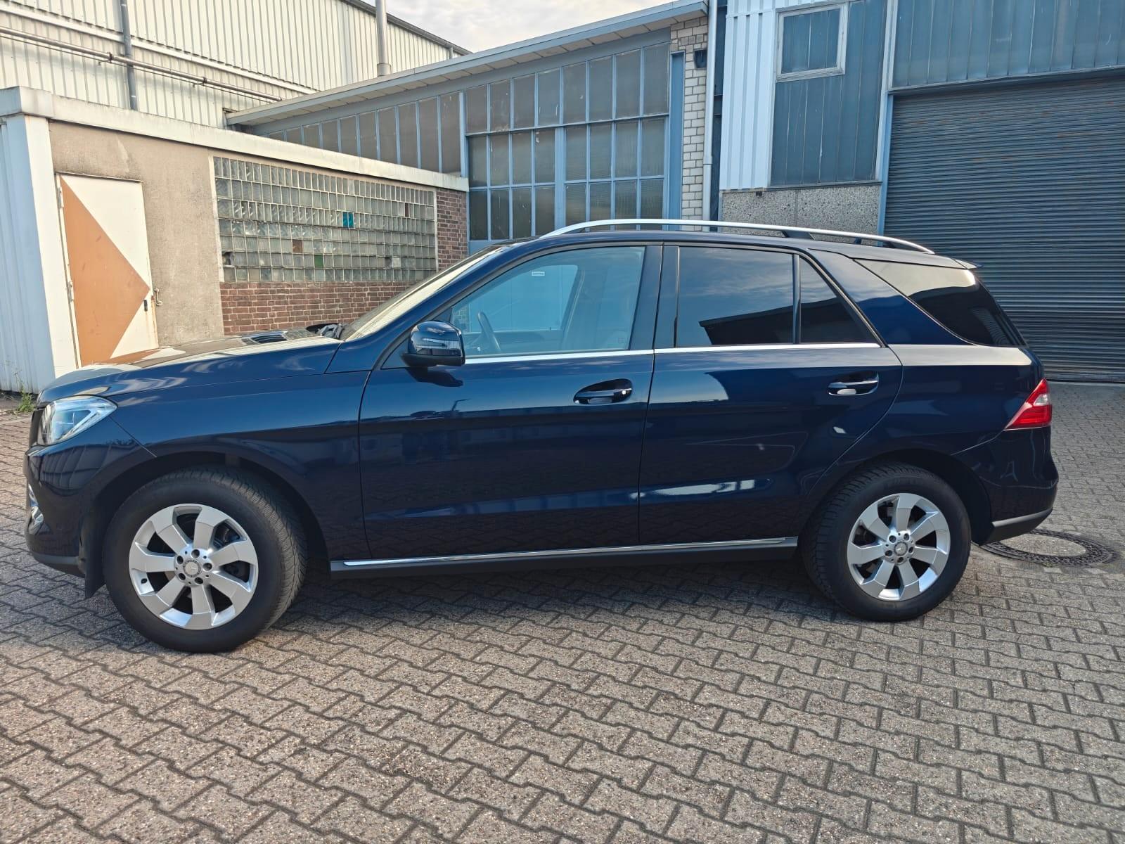 Mercedes-Benz ML350 BlueTEC 4MATIC-STH.-PANOR.D-AHK,VOLLEDER