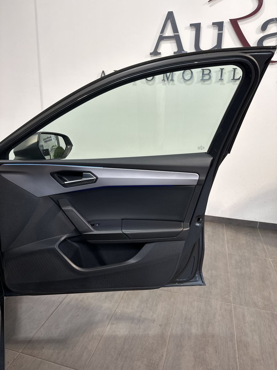 Fahrzeugabbildung SEAT Leon SpT 2.0 TDI DSG FR NAV+LED+ACC+AHK+VCOCKPIT