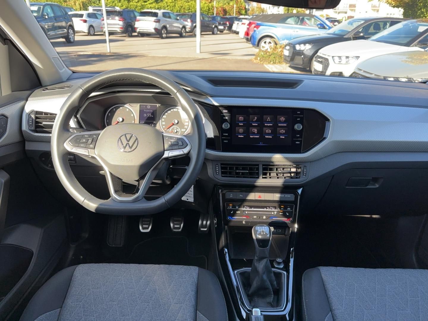 Fahrzeugabbildung Volkswagen T-Cross MOVE MOVE 1.0 TSI,ACC,Navi,SH,Climatroni