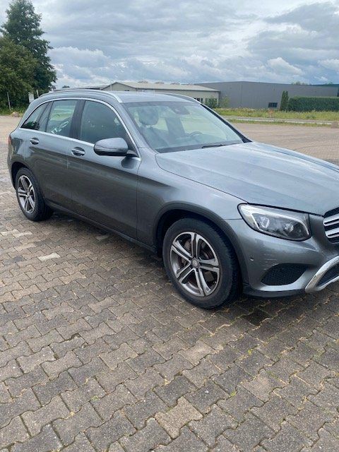 Image of Mercedes-Benz GLC 220