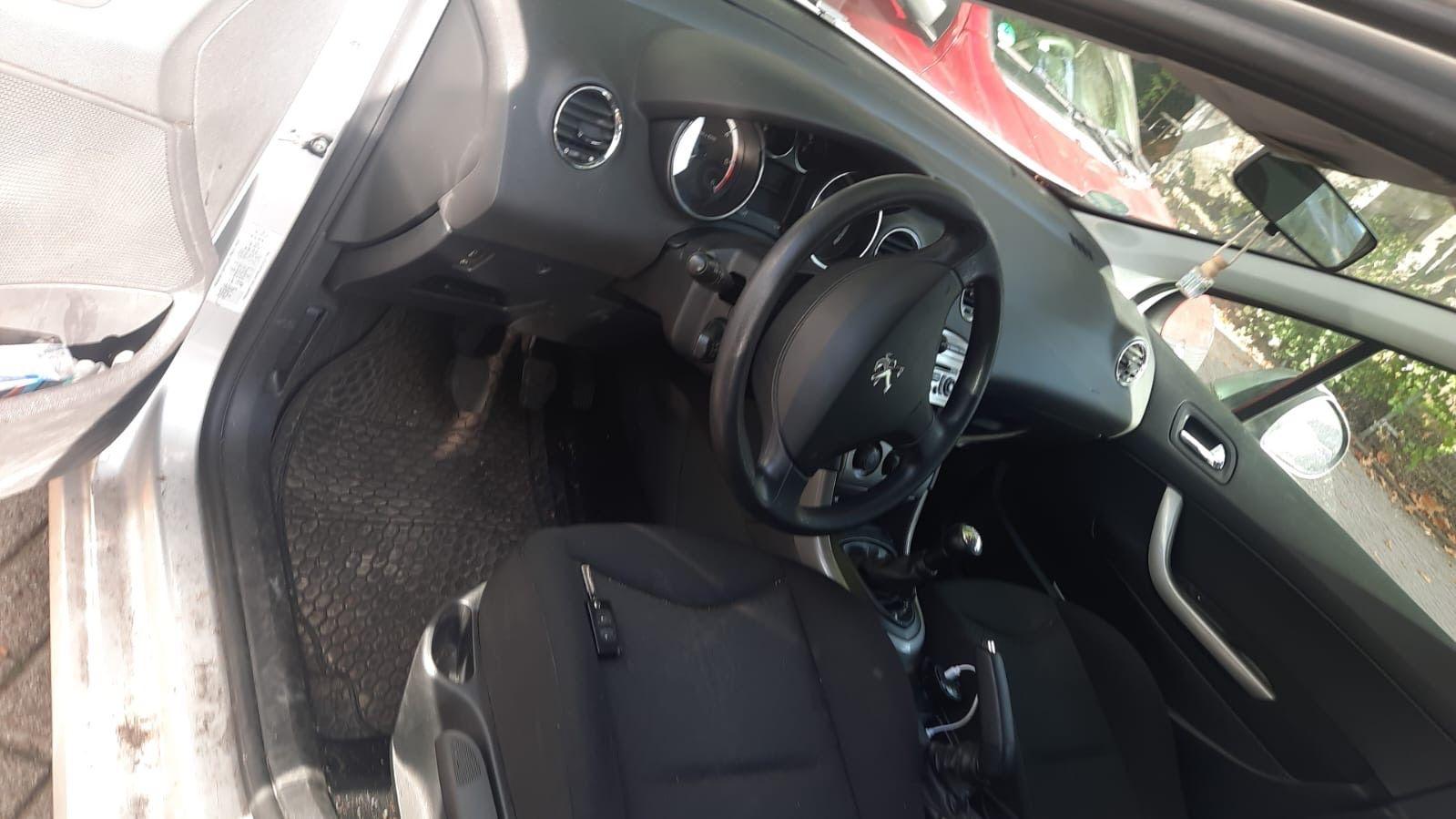 Peugeot 308 2011 — photo 5