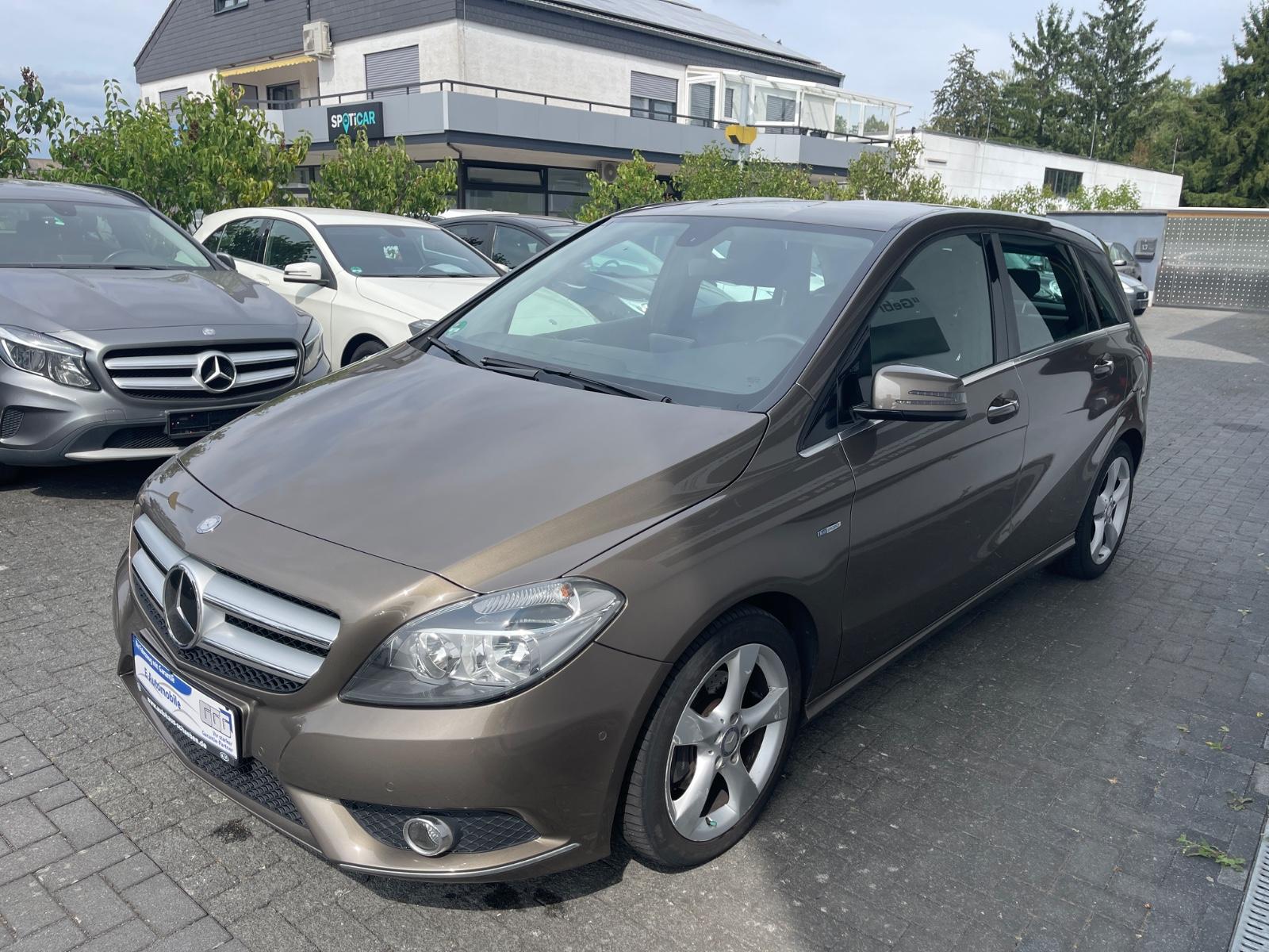 Mercedes-Benz B 180 Automatik 7G DCT  1Jahr Premium Garantie