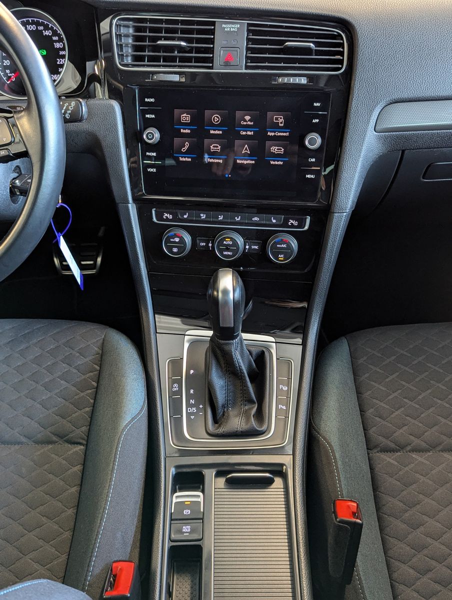 VW Golf 2.0 TDI DSG IQ.DRIVE App-Connect ACC AHK - Image 20