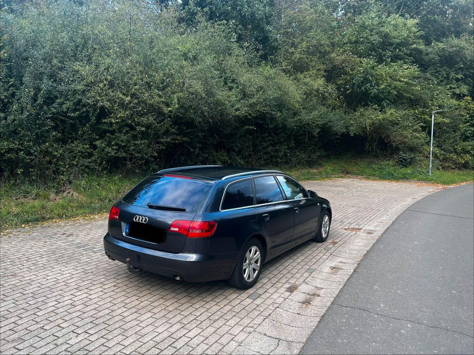 Audi A6 2005 — салон