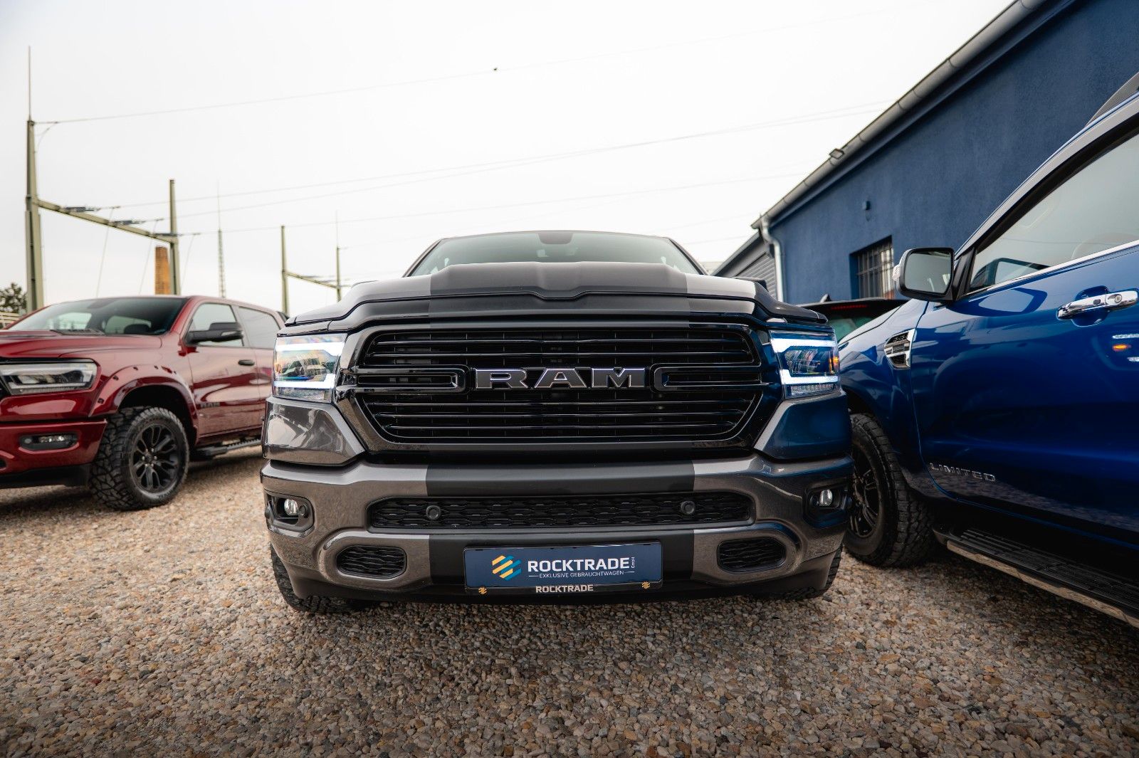 Fahrzeugabbildung Dodge RAM 5.7 V8 HEMI 4x4 OFFROAD NIGHT-Edition LED