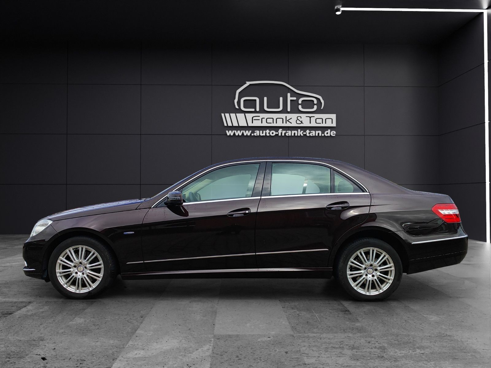 Fahrzeugabbildung Mercedes-Benz E 350 CDI BlueEfficiency*Navi*Leder*Top Zustand*