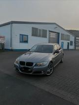 BMW E90 LCI - Scheckheft- Wenig KM - TÜV Neu - BMW: 90s