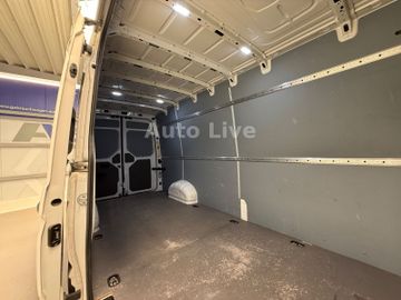 Volkswagen Crafter - 11