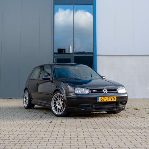 Volkswagen 2002 Golf GTI 25Jahre jubileum edition