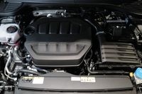 Volkswagen Golf VIII 2.0TSI DSG 4Motion R-Line Pano AHK DCC