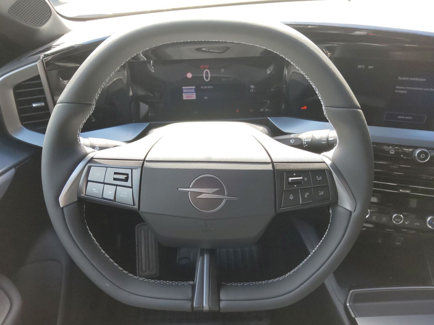 Fahrzeugabbildung Opel Mokka-e Edition Wärmepumpe Komfort-Paket LED Car