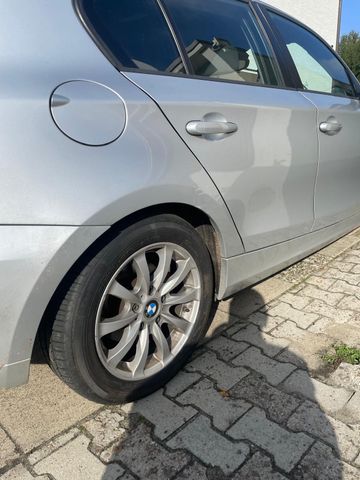 BMW 1er mit neuemTÜV 10/26