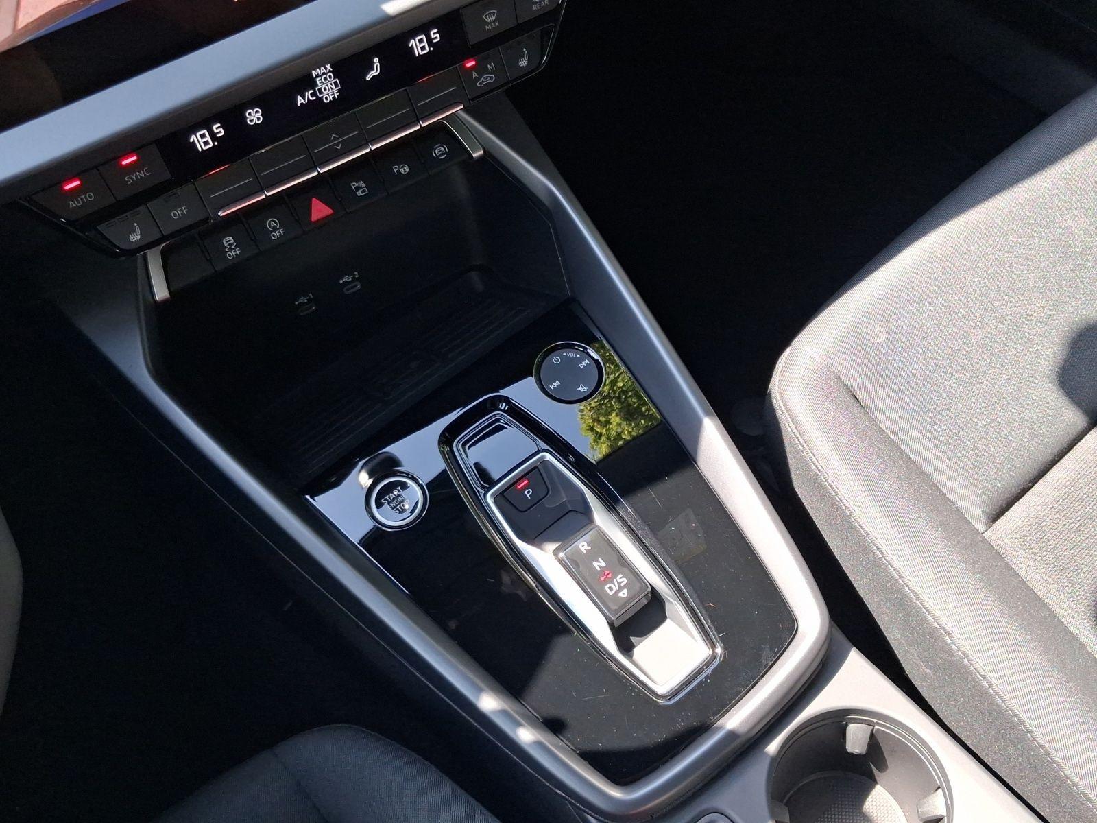 Audi A3 Limo 35 TFSI s-tronic LM18 AHK eSITZE NAVI+, миниатюра 11