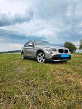 BMW X1 25tsd km mit AHK - BMW 1er Reihe mit Benzin-Antrieb: Geländewagen