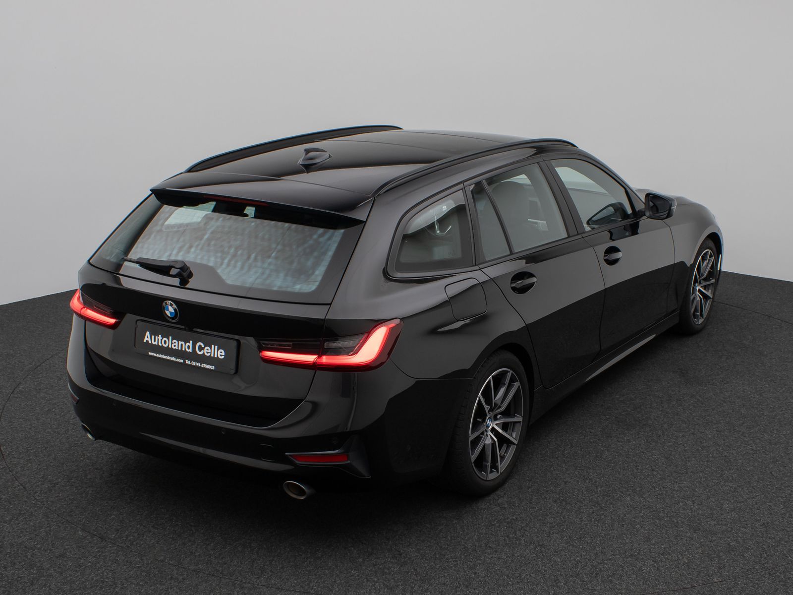 Fahrzeugabbildung BMW 330i Panorama Laser 360°HUD HiFi Komfort Sport