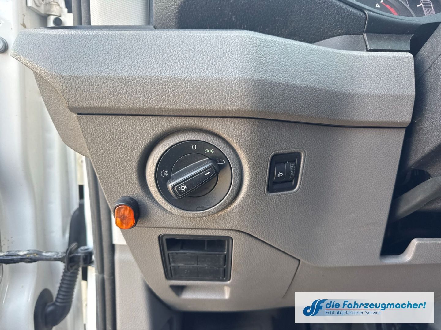 Fahrzeugabbildung Volkswagen Crafter Kasten MAXI 50 lang Hoch 5t-3,5tmög. AHK