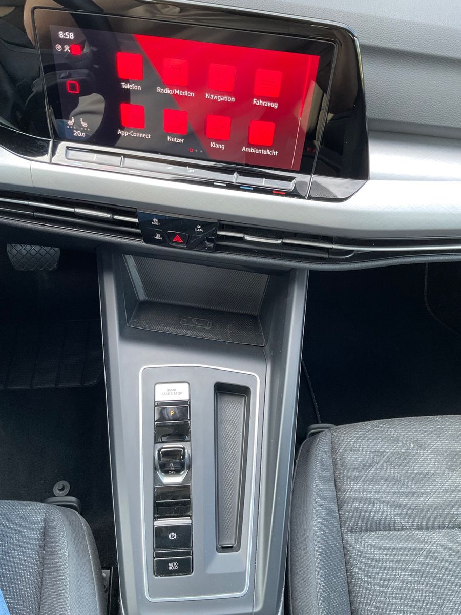 Fahrzeugabbildung Volkswagen Golf 2.0 TDI DSG Life,ACC,CarPlay,LED,Navi