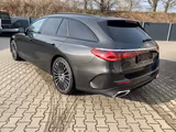 Mercedes-Benz E 200 E 4Matic AMG Line Advanced Plus - graue Mercedes-Benz E-Klasse