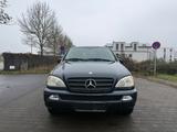 Mercedes-Benz ML 320 AUTOMAT*LEDER*AHK*NAVI*PDC*TEMP*KLIMA*SHZ - blaue Mercedes-Benz ML 320