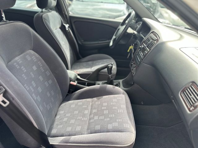 Toyota Avensis  1.8 Linea Sol
