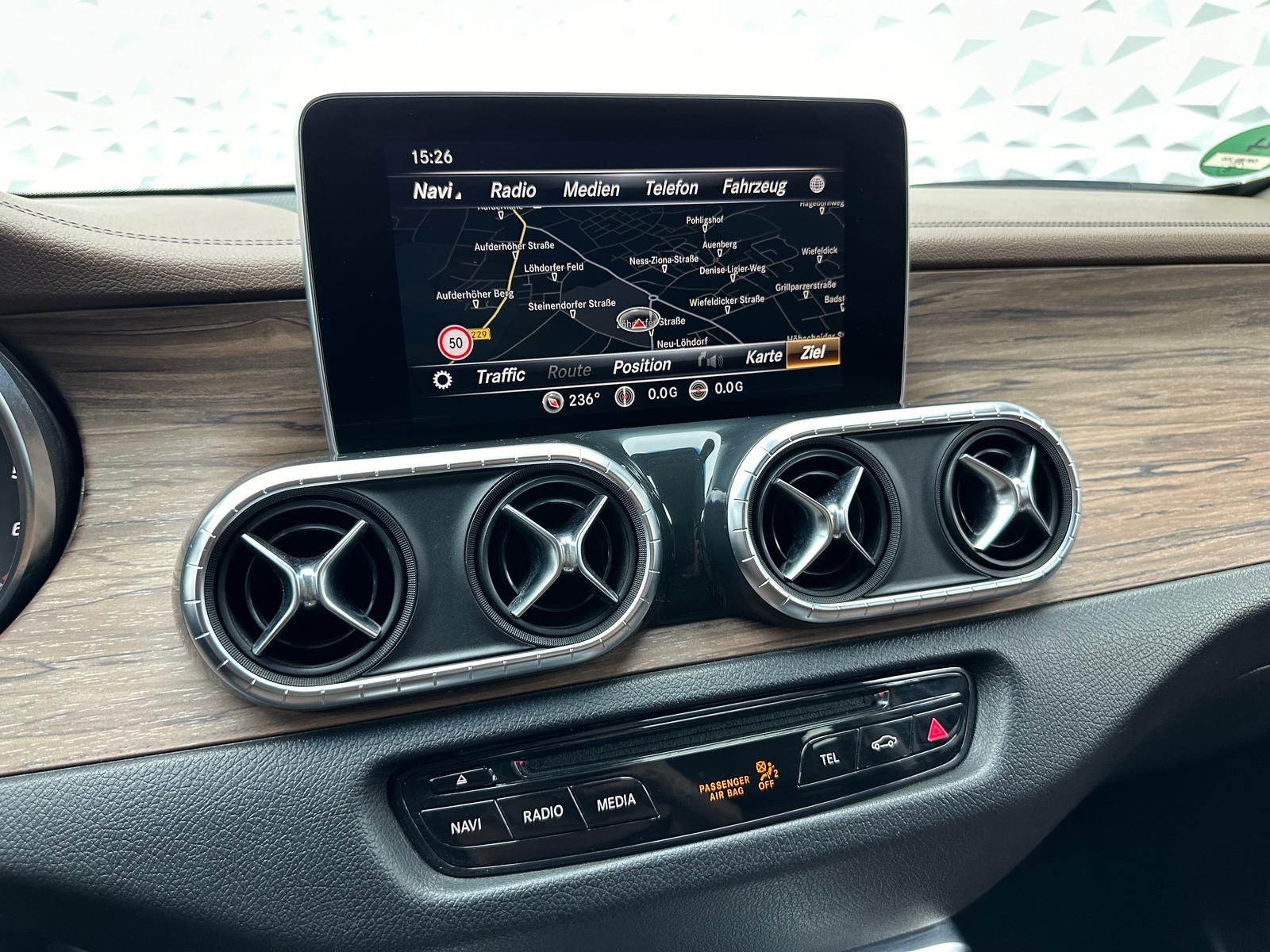 Fahrzeugabbildung Mercedes-Benz X 350d POWER-EDITION/4MATIC/LED/KEYLES/360°/AHK