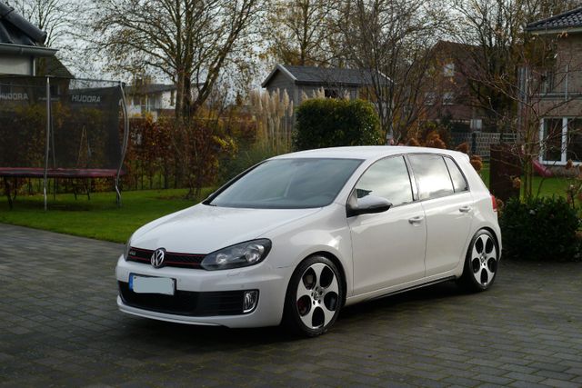 Volkswagen Golf VI GTI, Handsch.,LED,Garagenfahrz.,1.Besitz