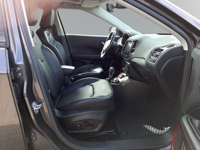 Fahrzeugabbildung Jeep Compass Trailhawk 1.3 PHEV 4WD Navi Pano Leder