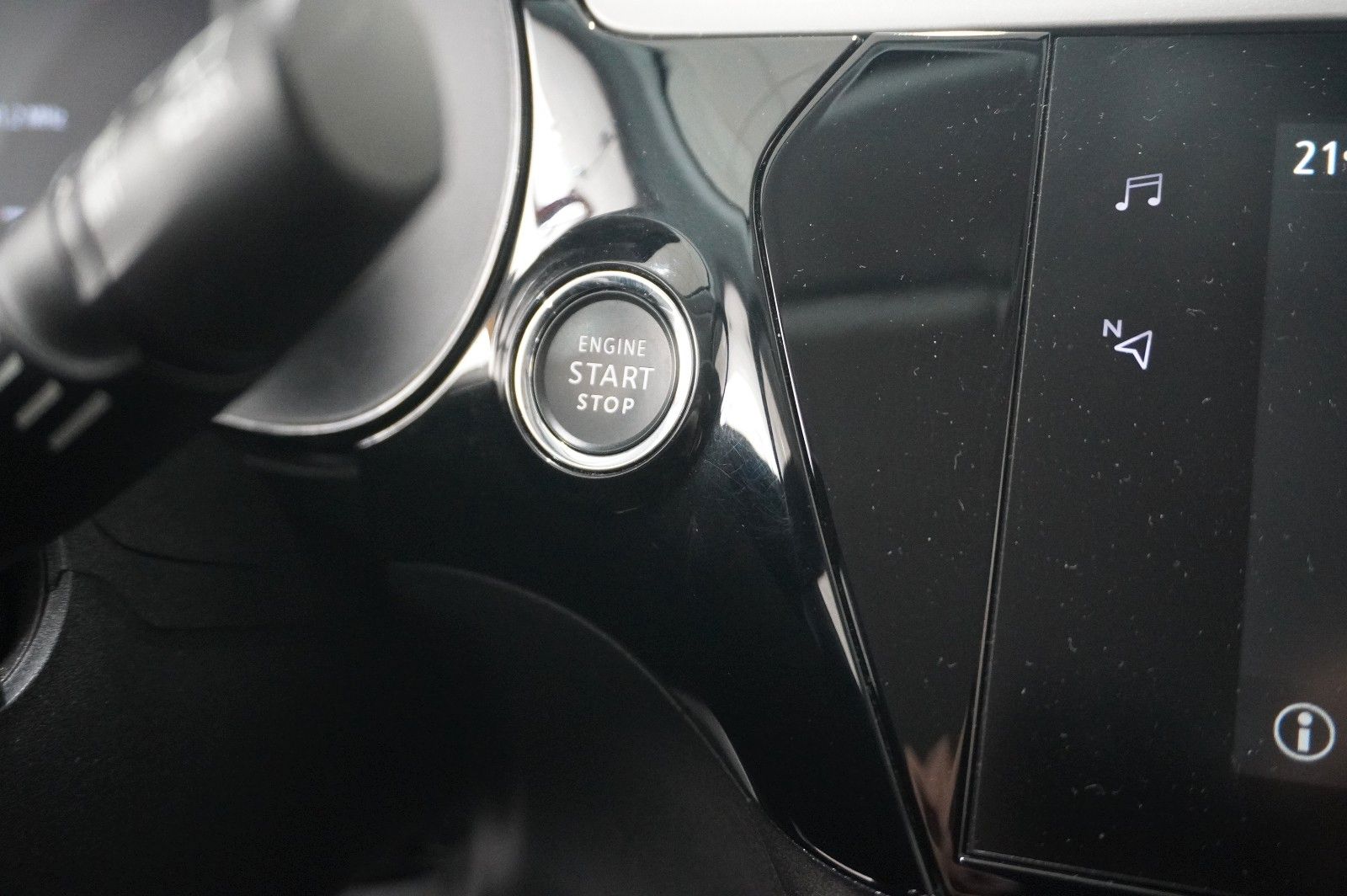 Fahrzeugabbildung Opel Corsa-e F EDITION 7KW NAVI/VIRT/TEMP/DAB/WÄRMEP.