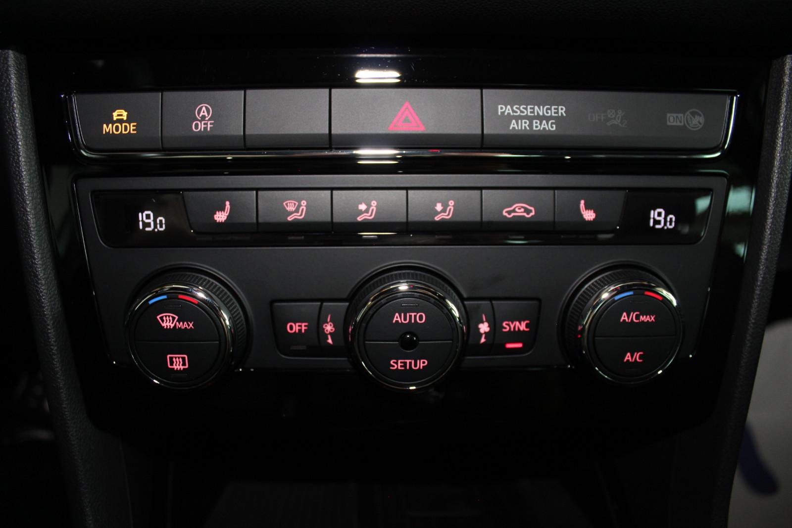 Seat Leon FR 2.0 TSI DSG*NAVI*LED*VIRT*
