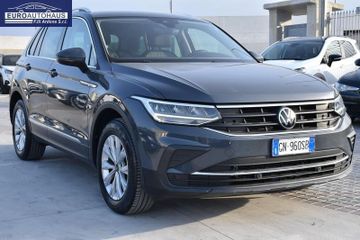 Volkswagen Tiguan - 3