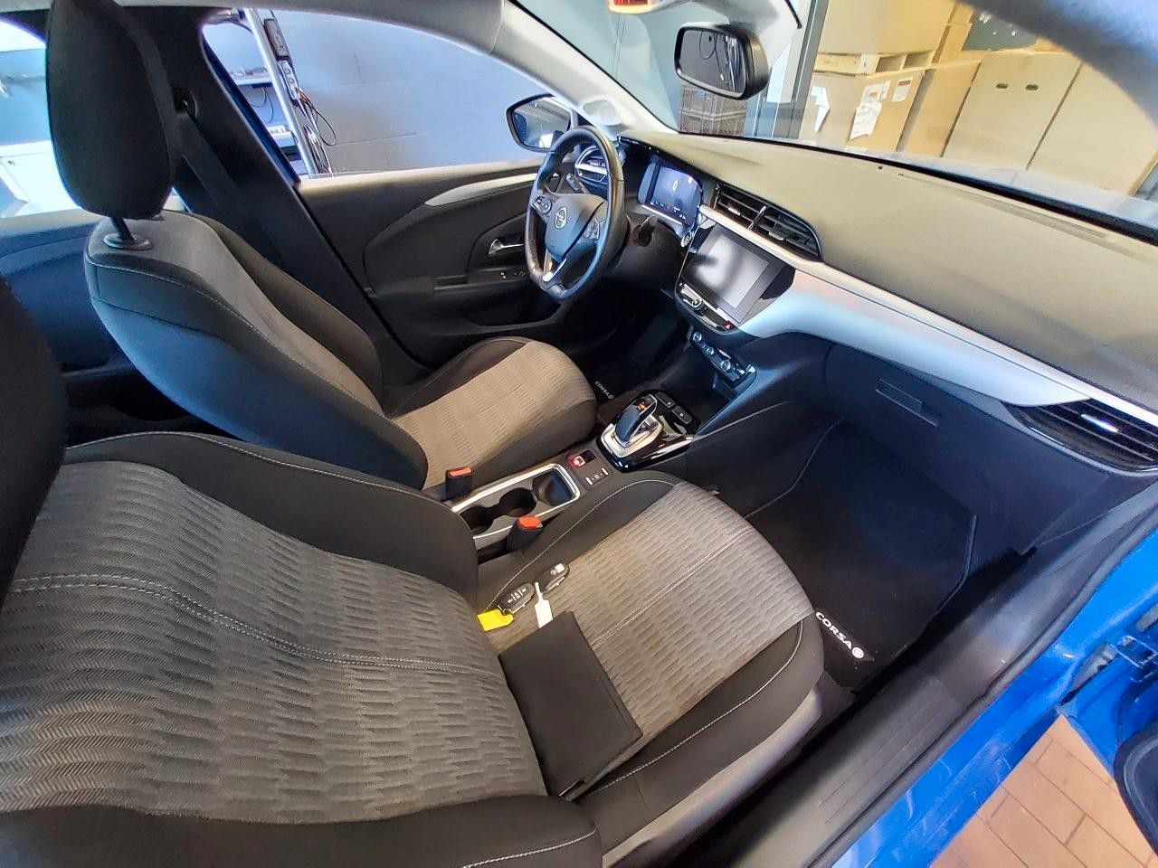 Fahrzeugabbildung Opel Corsa-e F EDITION 7KW NAVI/VIRT/SHZ/DAB/WÄRMEP.