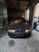 BMW E39 528i mit LPG  Garagenfund - BMW 528: Kombi, E39 528i