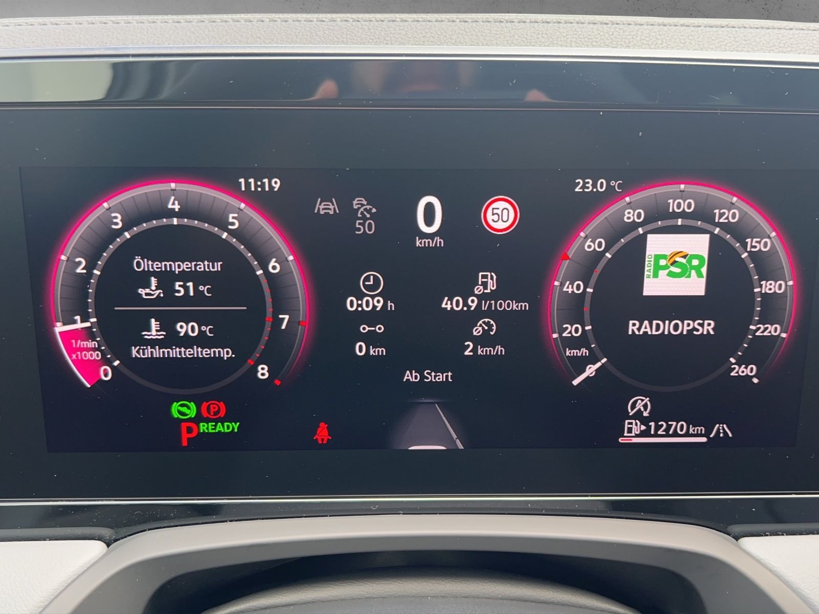 Fahrzeugabbildung Volkswagen Passat TSI Business DSG LED ACC Navi HUD AID Par