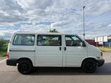 Volkswagen T4 Caravelle 2.5 TDI TÜV + REIFENSATZ NEU *AHK* - VW T4 Caravelle von 2002