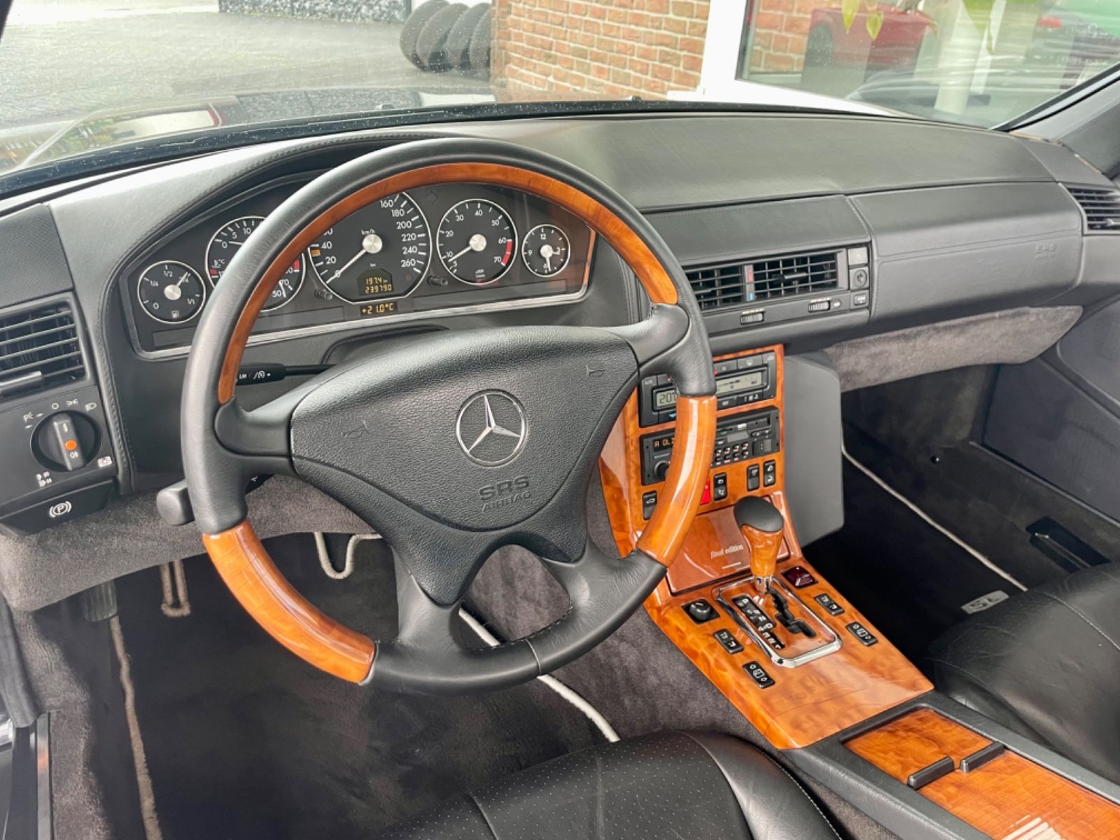 Fahrzeugabbildung Mercedes-Benz SL 320 Final Edition Automatik