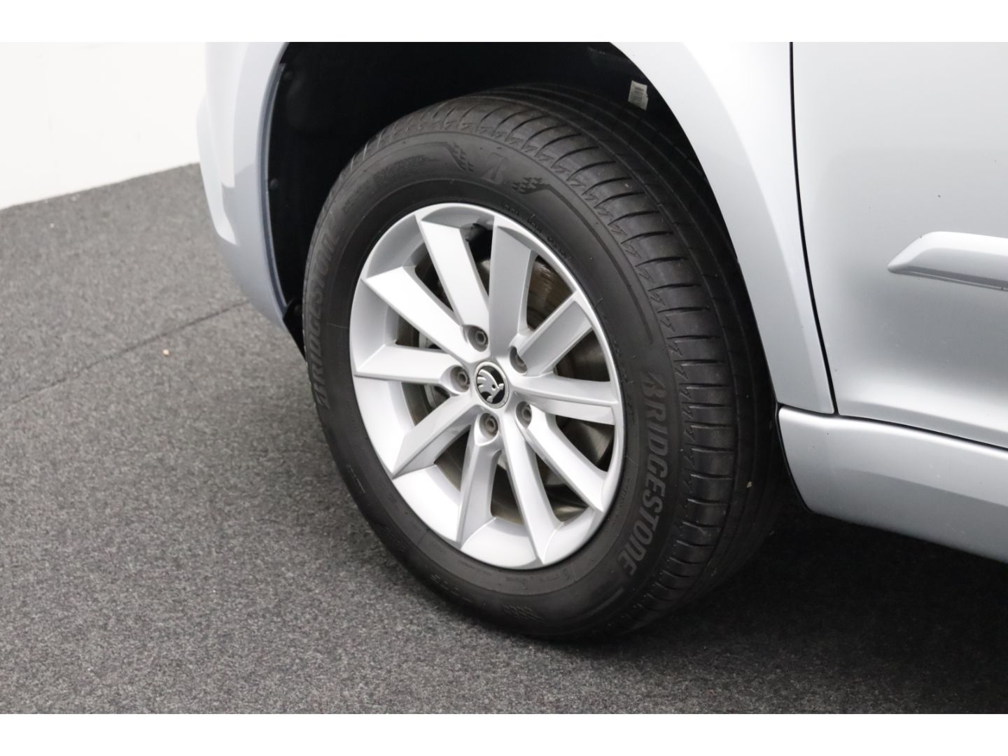 Fahrzeugabbildung SKODA Yeti Ambition 4x4 SHZ 2-Zonen-Klimaautomatik