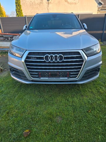 AUDI Q7 3.0 TDI quattro tiptronic - S-Line