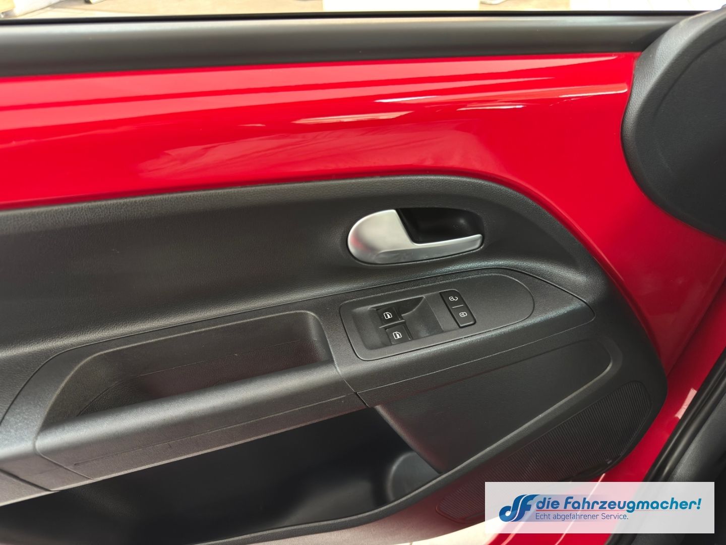 Fahrzeugabbildung Volkswagen up! Basis DAB GA Klima BT teilb.Rücksb AUX eFH L