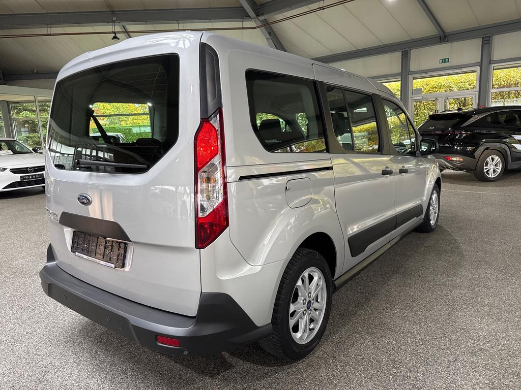 Ford Grand Tourneo