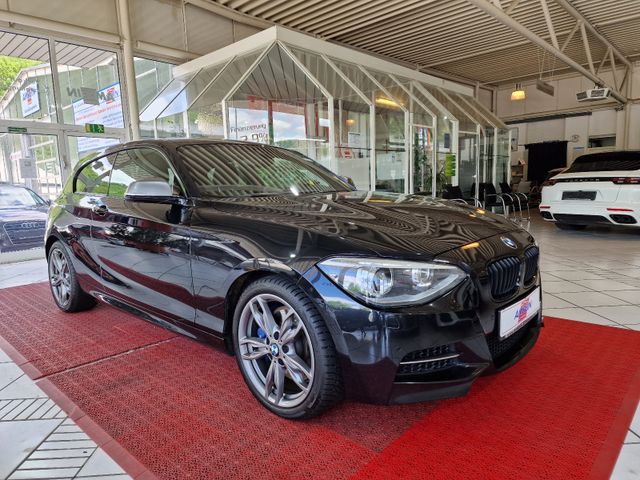 BMW M135i xDrive+AUTOMATIK+LEDER+NAVI+SPORTABGAS+