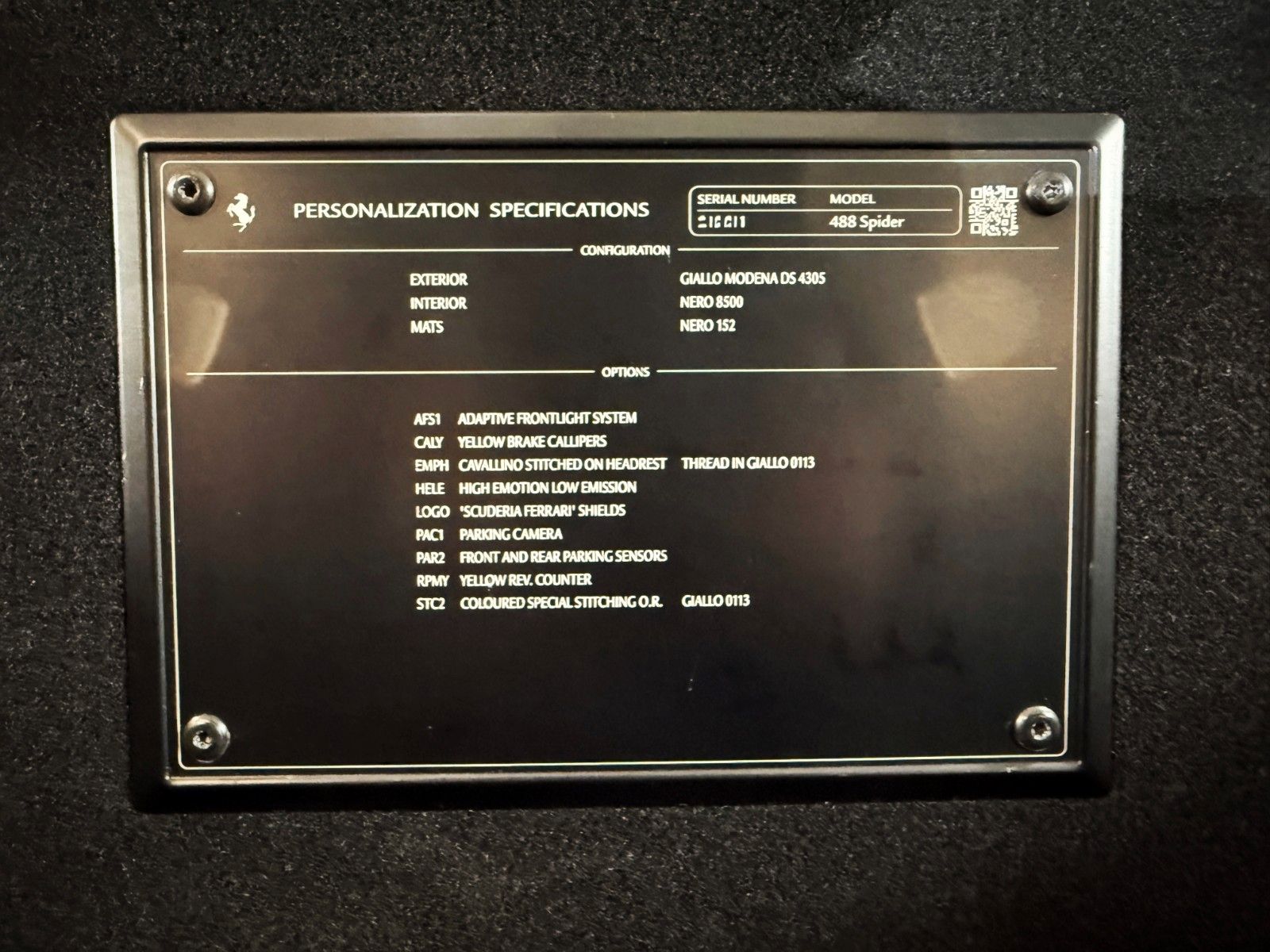 Fahrzeugabbildung Ferrari 488 Spider + Giallo Modena + Scuderia Shields