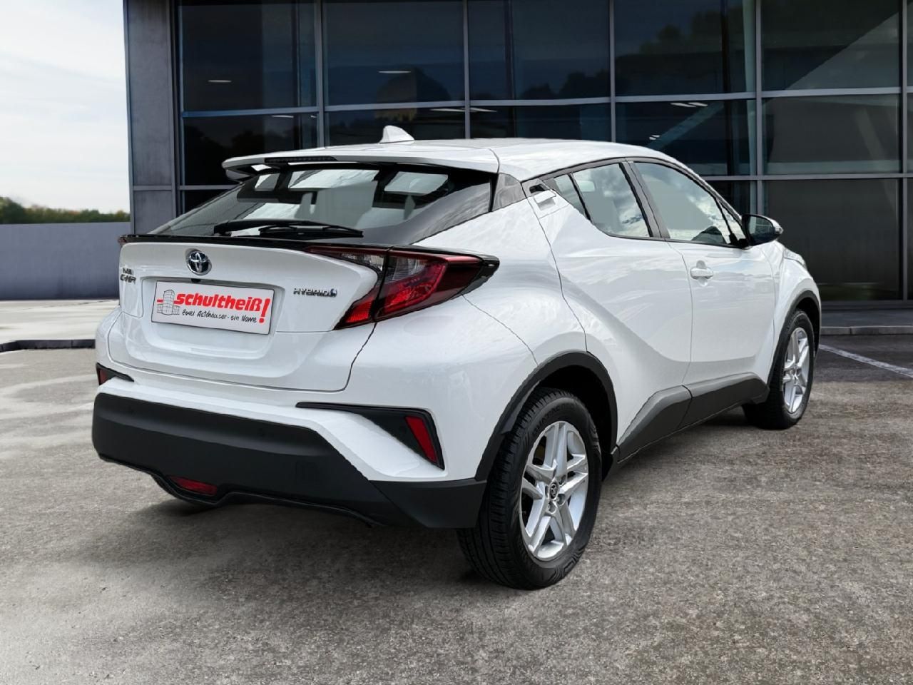 Fahrzeugabbildung Toyota C-HR Hybrid Business Edition