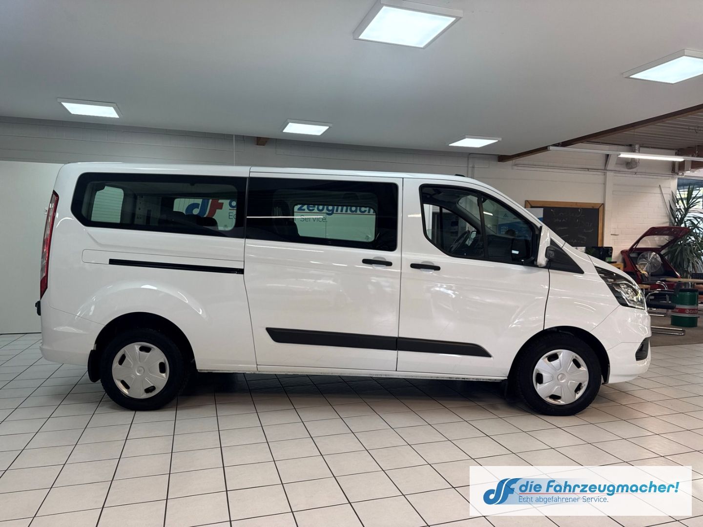 Fahrzeugabbildung Ford Transit Custom Tourneo 320 L2 Trend 2.0 TDCi  Dy