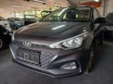 Hyundai i20 YES! Plus 1.HAND SPURHALTE NAVI CARPLAY - Hyundai i20 YES!-Plus mit Benzin-Antrieb