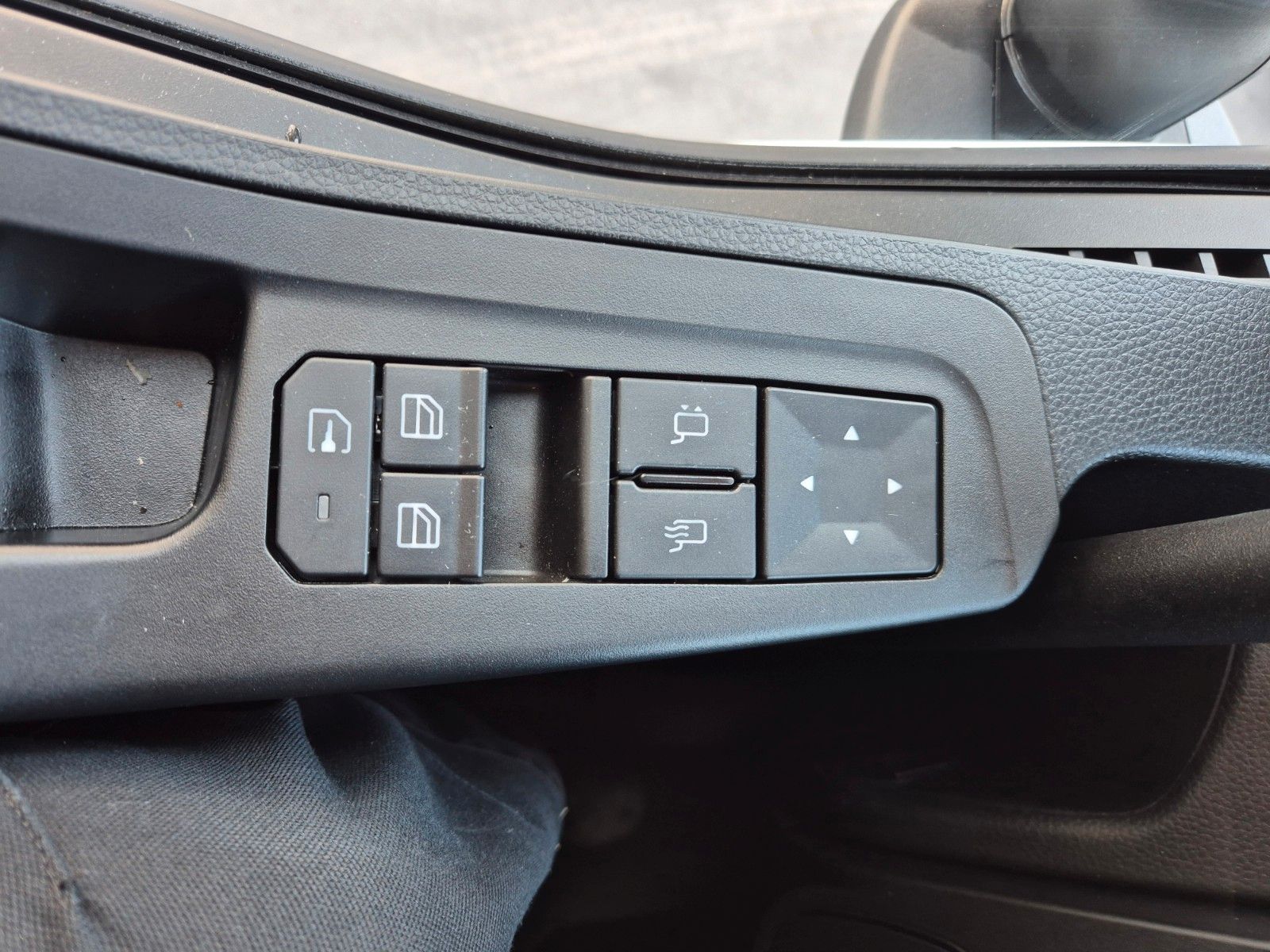 Fahrzeugabbildung Iveco AT190S40/FP Böse Schwenkwand LBW AHK