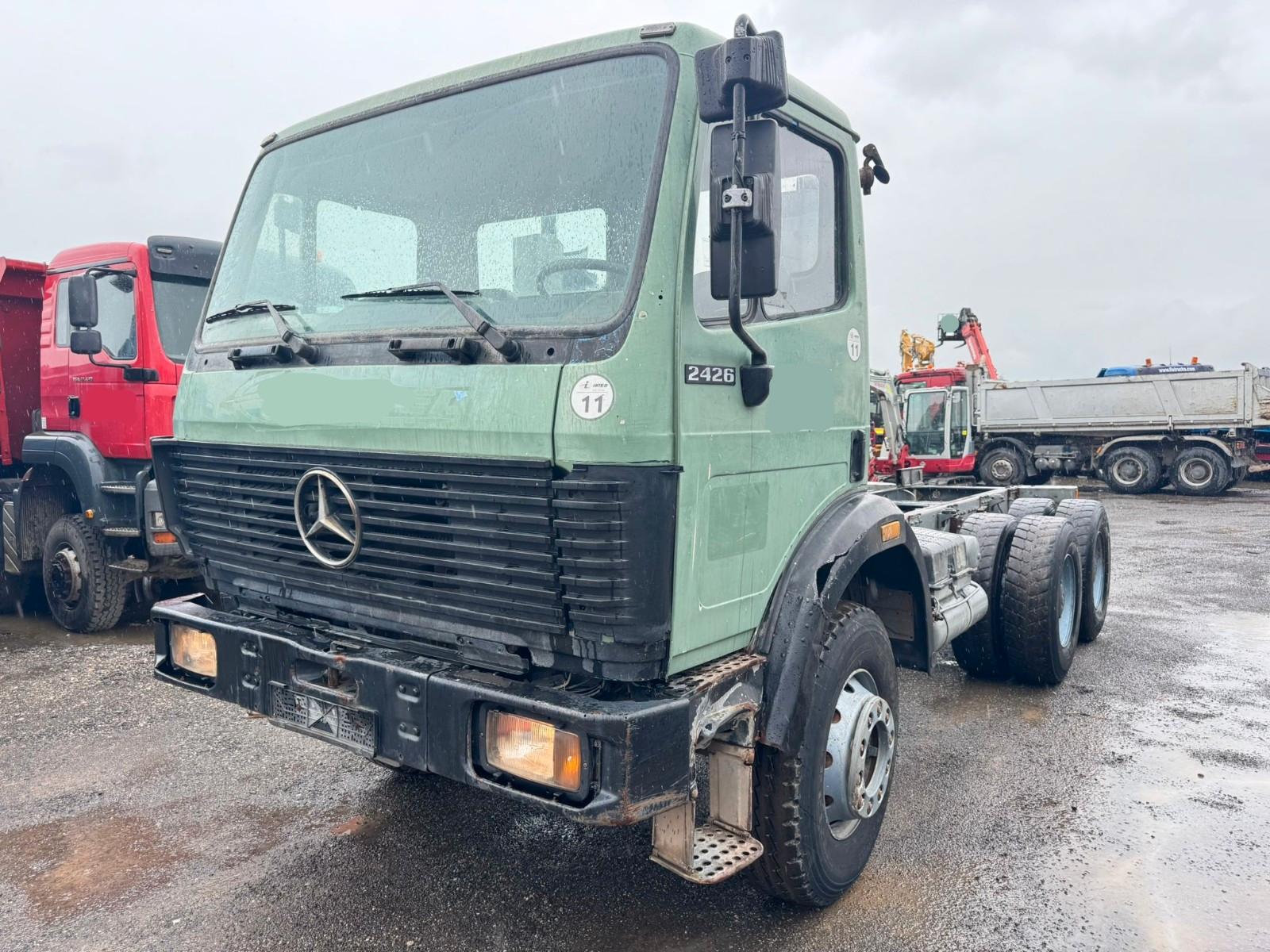 Mercedes-Benz SK 2426 6X4 CHASSIS - V8 - FULL SPRING