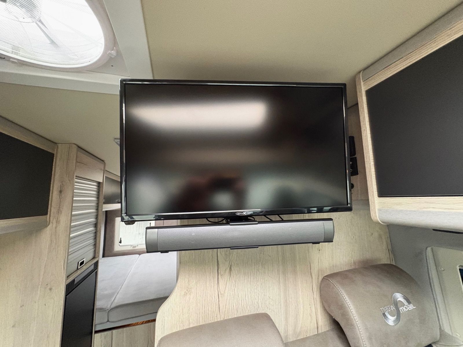 Fahrzeugabbildung MegaMobil 600 Classic - TV-Lithium-Solar-AHK-Media-18
