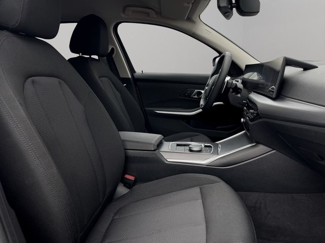 Foto Nummer 12: BMW 320i
