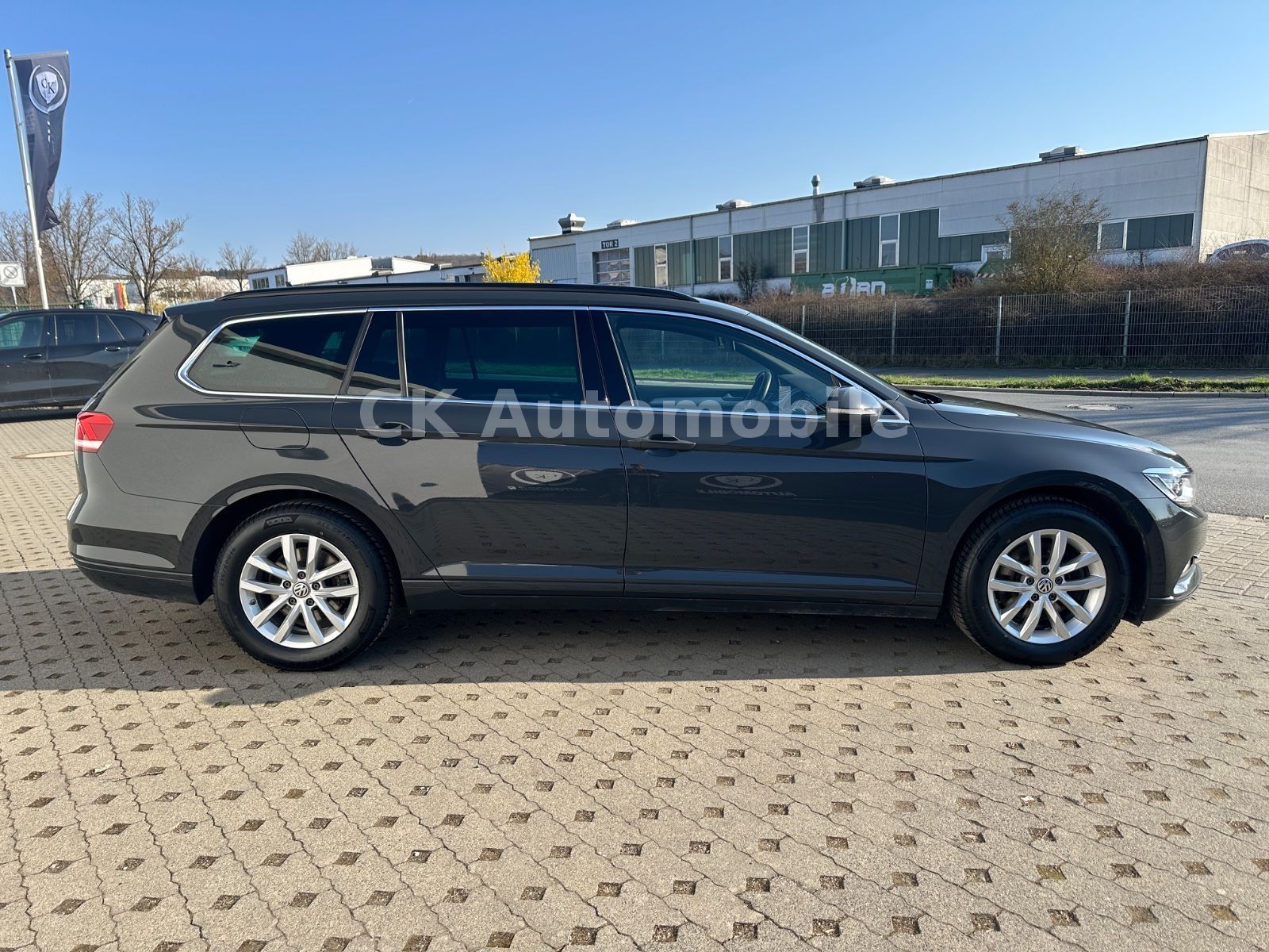 Fahrzeugabbildung Volkswagen Passat Variant Comfortline 2.0TDI/DSG/LED/AHK